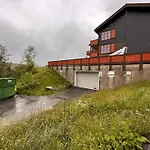 Family-friendly With Stunning Mountain Views!