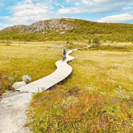 Family-friendly With Stunning Mountain Views! Beitostolen