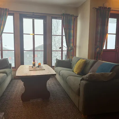 Family-friendly With Stunning Mountain Views! アパート Beitostolen