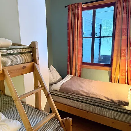 Family-friendly With Stunning Mountain Views! アパート Beitostolen