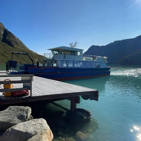 Family-friendly With Stunning Mountain Views! アパート Beitostolen