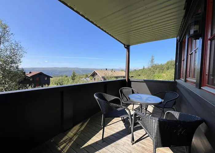Family-friendly With Stunning Mountain Views! 아파트